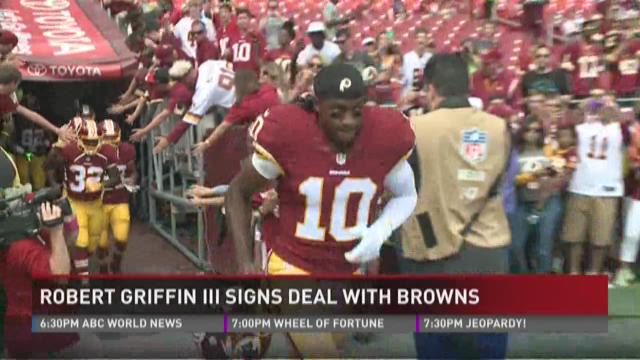 AP Source: Browns host free-agent quarterback RG3